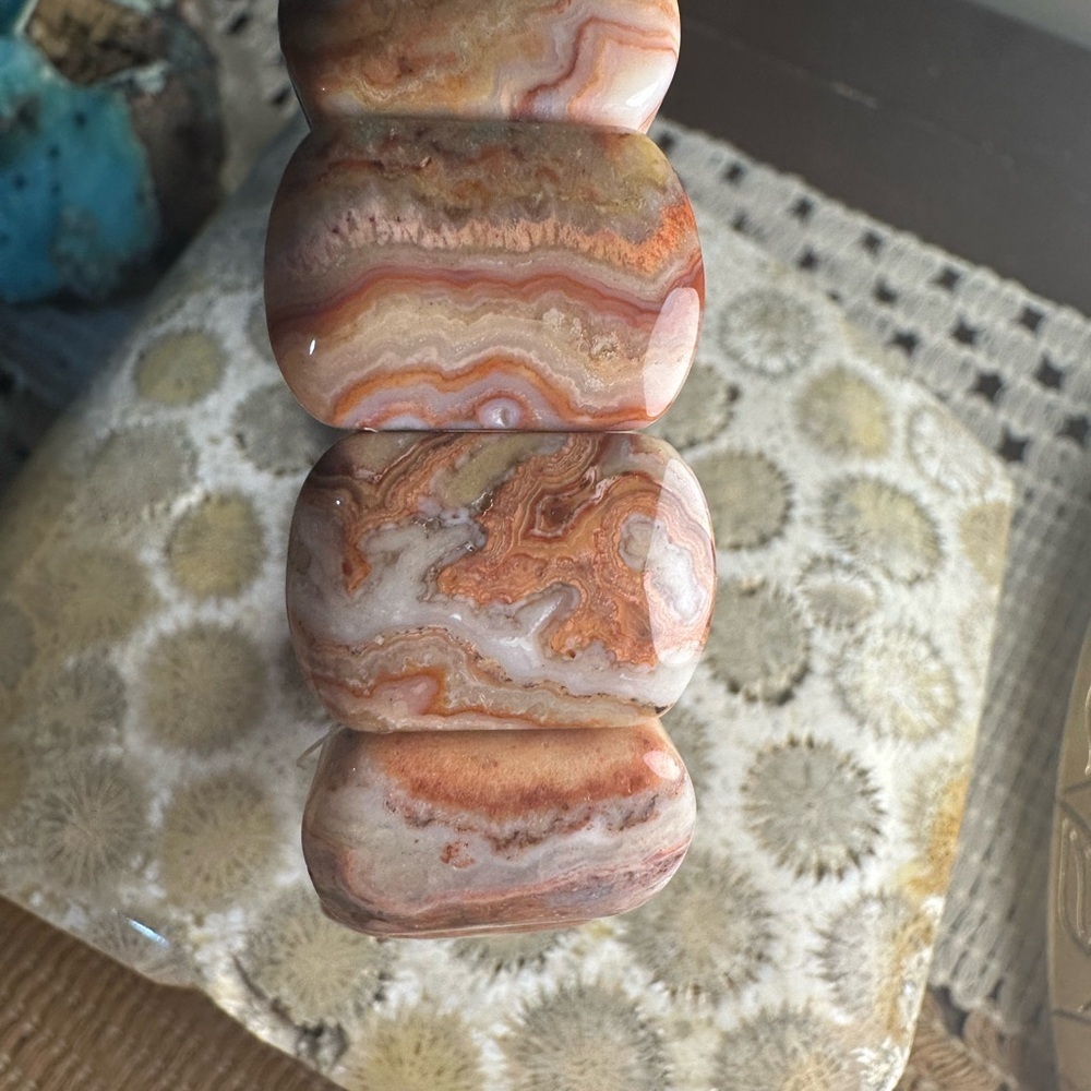 Banded Agate Beaded Elastic Bracelet - Picture 12 of 13